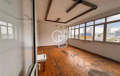 BORNOVA 3.SANAYİ'DE 640M² KULLANIM ALANLI 4 KATLI KİRALIK DÜKKAN