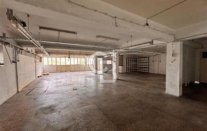 BORNOVA 3.SANAYİ'DE 640M² KULLANIM ALANLI 4 KATLI KİRALIK DÜKKAN