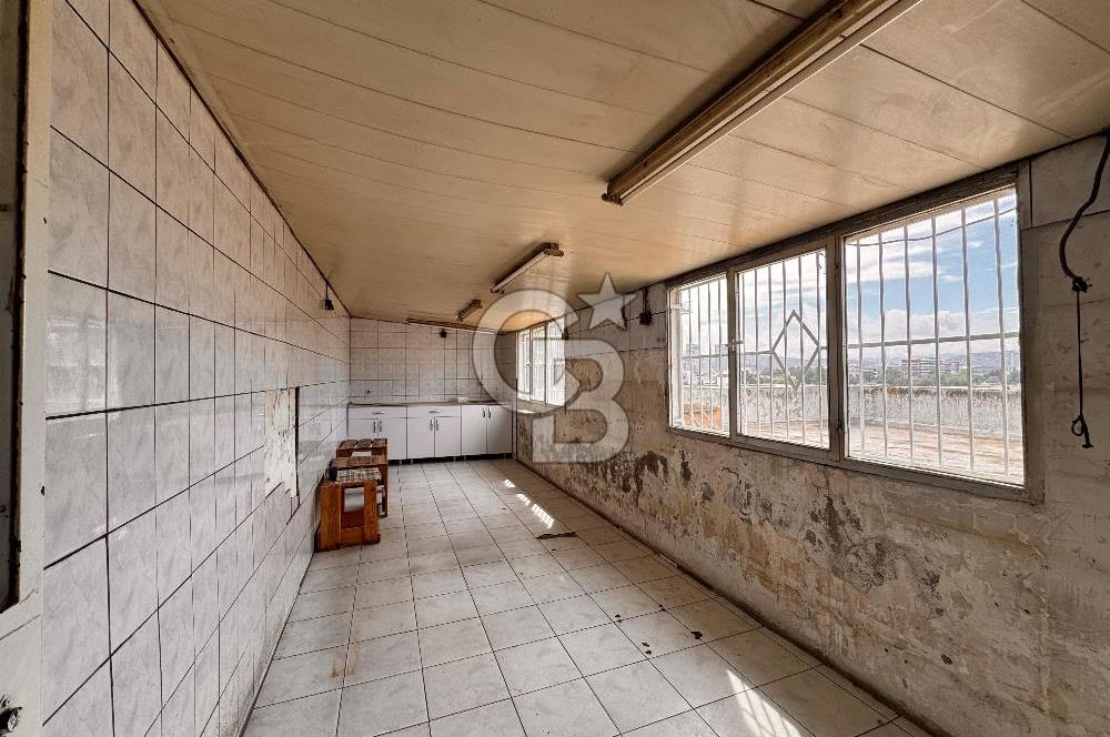 BORNOVA 3.SANAYİ'DE 640M² KULLANIM ALANLI 4 KATLI KİRALIK DÜKKAN