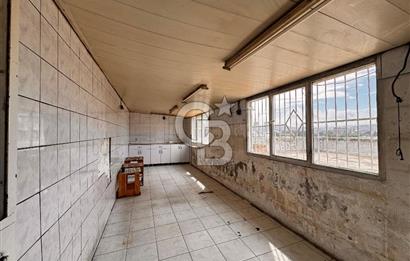 BORNOVA 3.SANAYİ'DE 640M² KULLANIM ALANLI 4 KATLI KİRALIK DÜKKAN