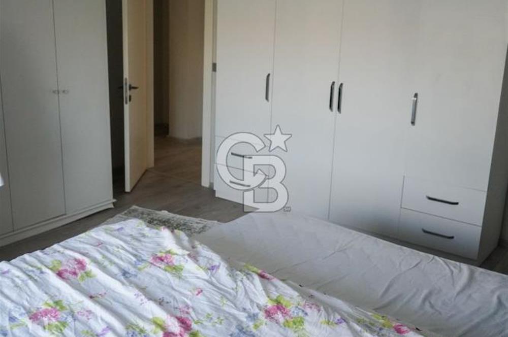 SEFERİHİSAR'DA DENİZE SIFIR 8+1 7 BANYOLU GENİŞ TERASLI DENİZ MANZARALI 450 M2 TRIPLEX VİLLA