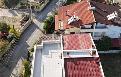 SEFERİHİSAR'DA DENİZE SIFIR 8+1 7 BANYOLU GENİŞ TERASLI DENİZ MANZARALI 450 M2 TRIPLEX VİLLA