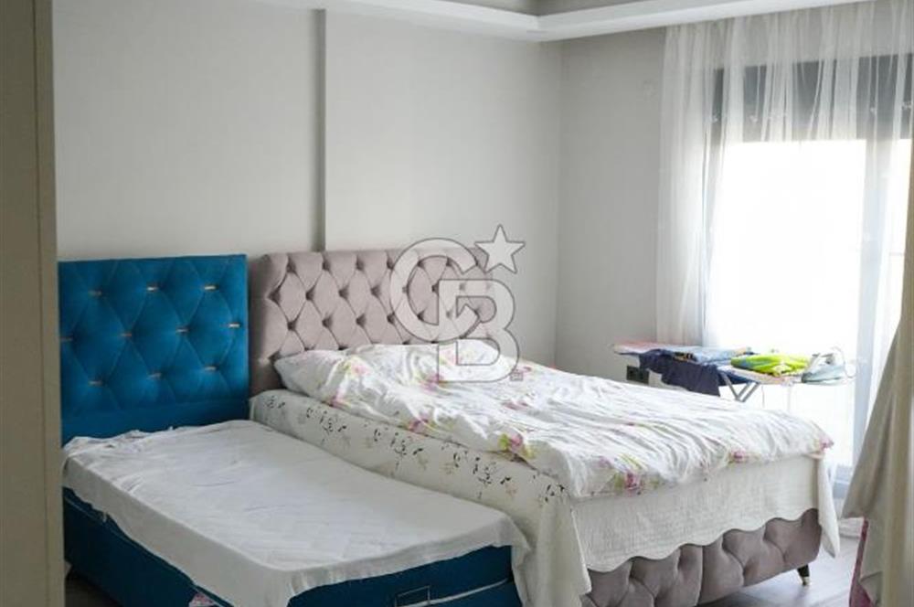 SEFERİHİSAR'DA DENİZE SIFIR 8+1 7 BANYOLU GENİŞ TERASLI DENİZ MANZARALI 450 M2 TRIPLEX VİLLA
