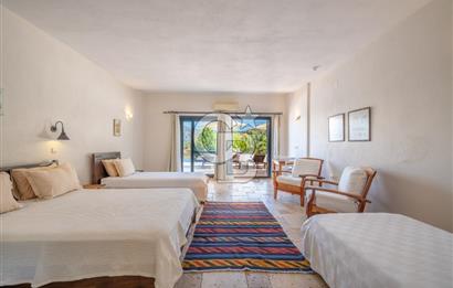 CB MARİNA'DAN SELİMİYE'DE BÜYÜLEYEN BUTİK OTEL VE 2+1 EV