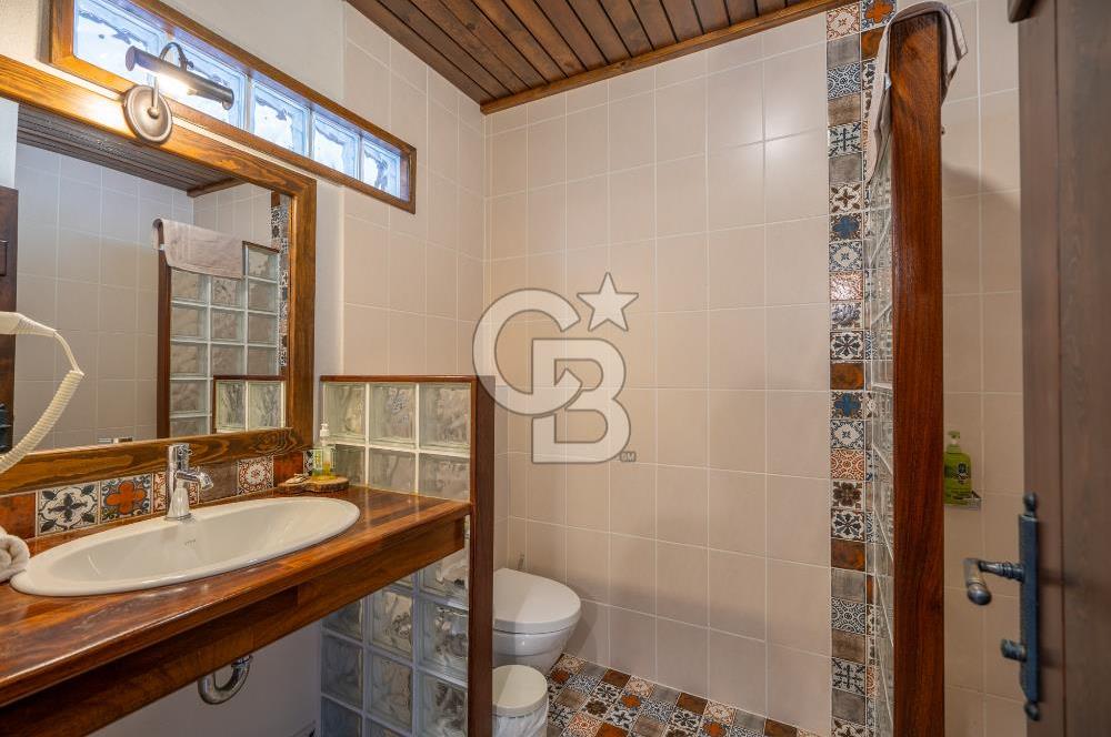 CB MARİNA'DAN SELİMİYE'DE BÜYÜLEYEN BUTİK OTEL VE 2+1 EV
