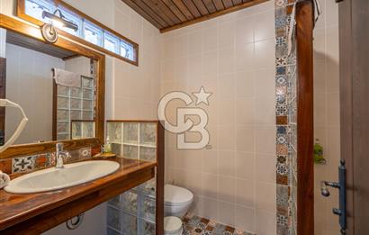 CB MARİNA'DAN SELİMİYE'DE BÜYÜLEYEN BUTİK OTEL VE 2+1 EV