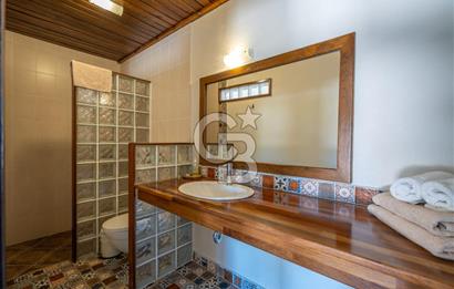 CB MARİNA'DAN SELİMİYE'DE BÜYÜLEYEN BUTİK OTEL VE 2+1 EV