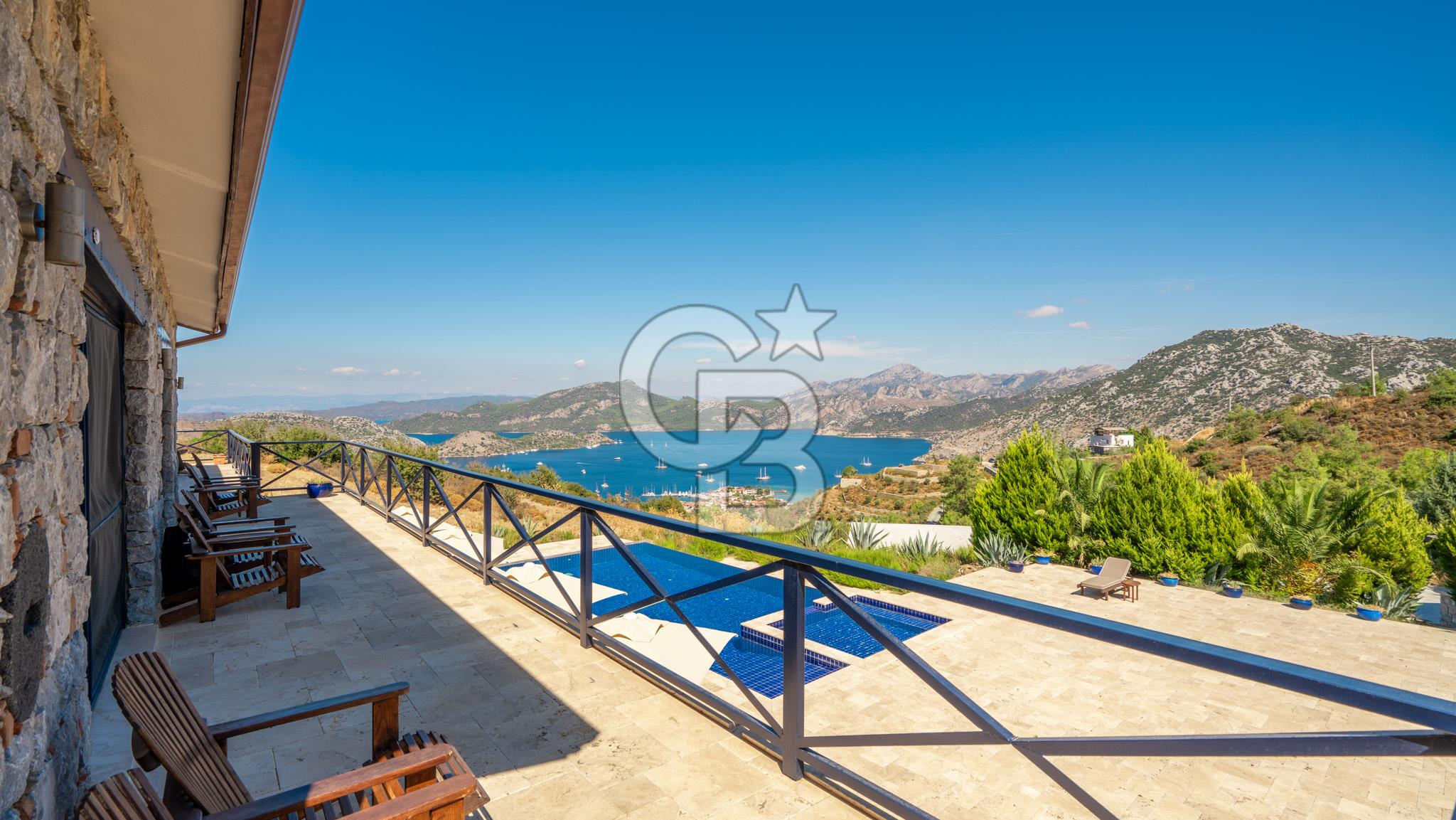 CB MARİNA'DAN SELİMİYE'DE BÜYÜLEYEN BUTİK OTEL VE 2+1 EV