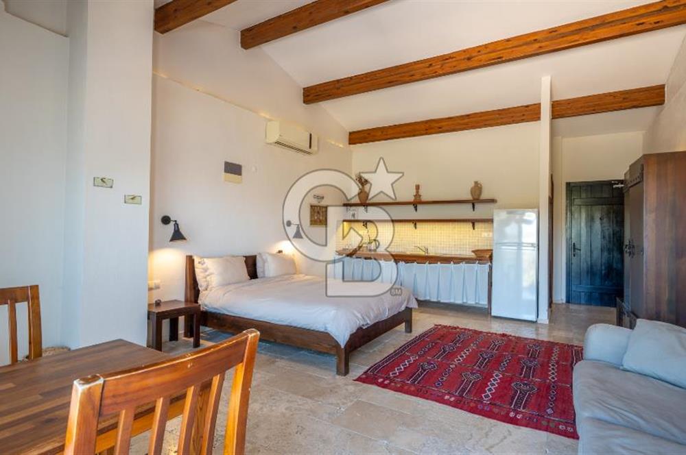 CB MARİNA'DAN SELİMİYE'DE BÜYÜLEYEN BUTİK OTEL VE 2+1 EV