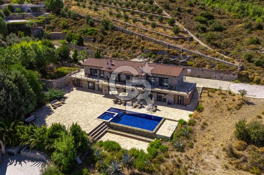 CB MARİNA'DAN SELİMİYE'DE BÜYÜLEYEN BUTİK OTEL VE 2+1 EV