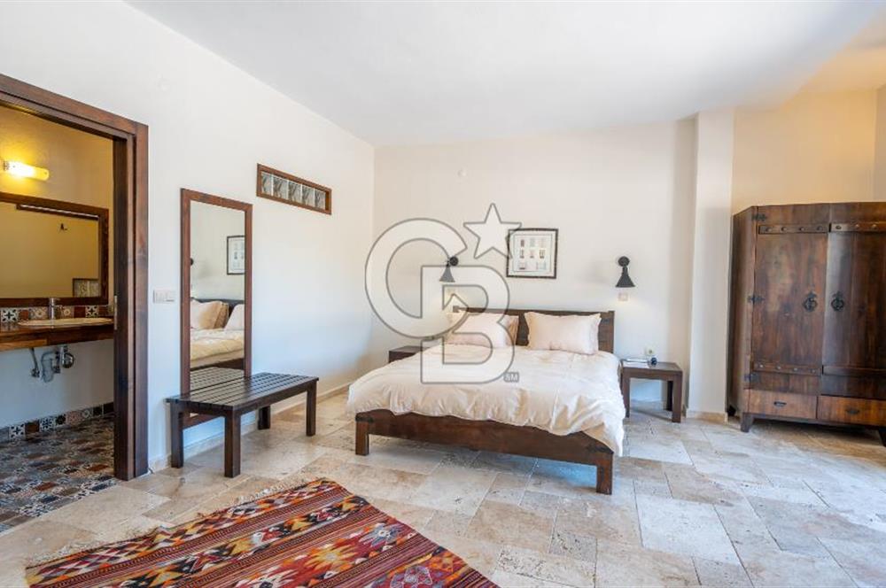 CB MARİNA'DAN SELİMİYE'DE BÜYÜLEYEN BUTİK OTEL VE 2+1 EV