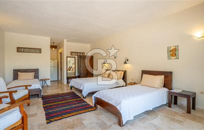 CB MARİNA'DAN SELİMİYE'DE BÜYÜLEYEN BUTİK OTEL VE 2+1 EV