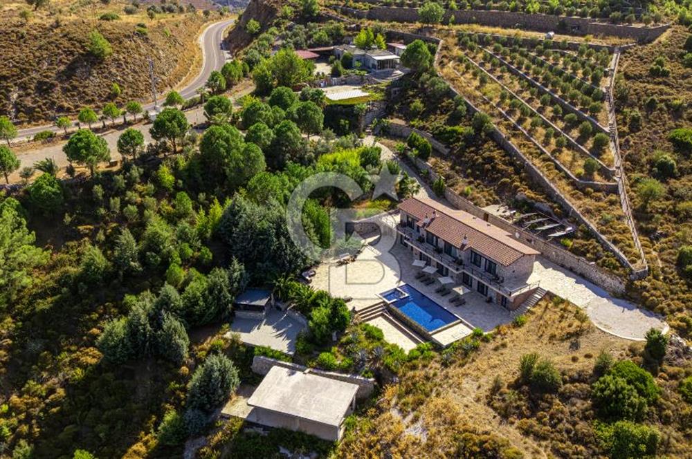 CB MARİNA'DAN SELİMİYE'DE BÜYÜLEYEN BUTİK OTEL VE 2+1 EV
