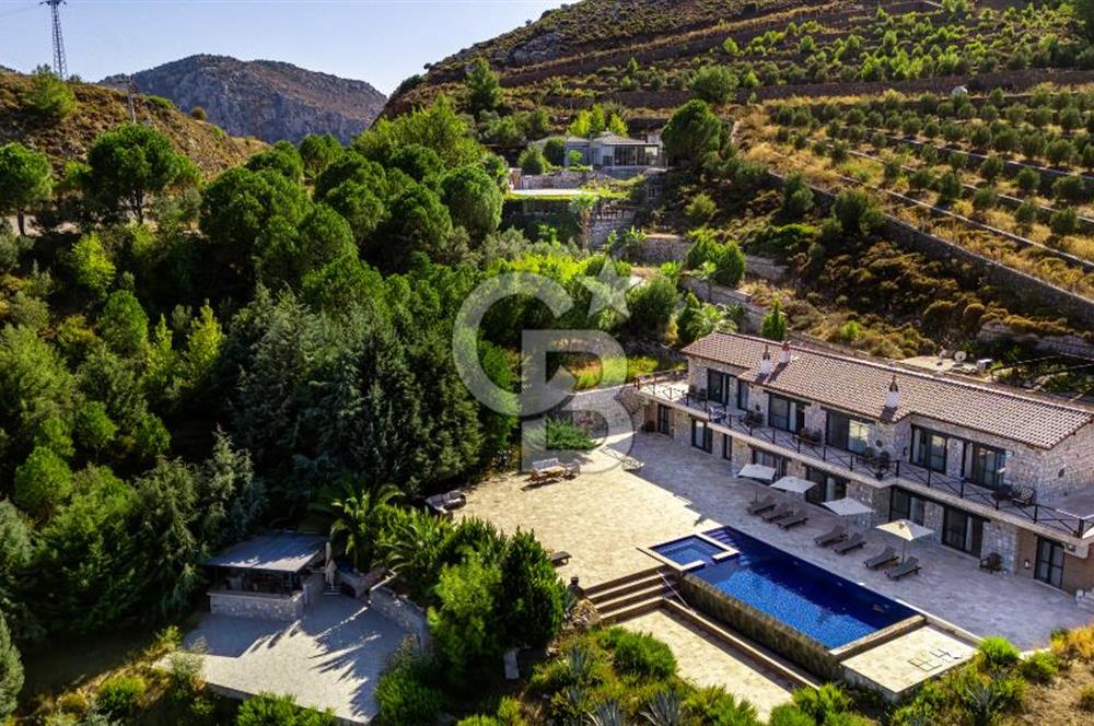 CB MARİNA'DAN SELİMİYE'DE BÜYÜLEYEN BUTİK OTEL VE 2+1 EV