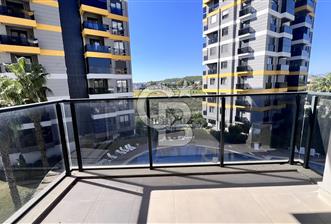 Havuzlu Site İçerisinde Satılık 4+1 daire
