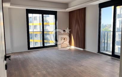 Havuzlu Site İçerisinde Satılık 4+1 daire