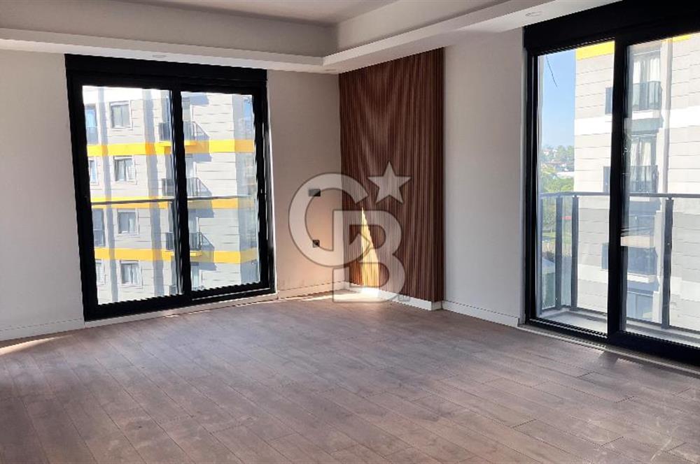 Havuzlu Site İçerisinde Satılık 4+1 daire