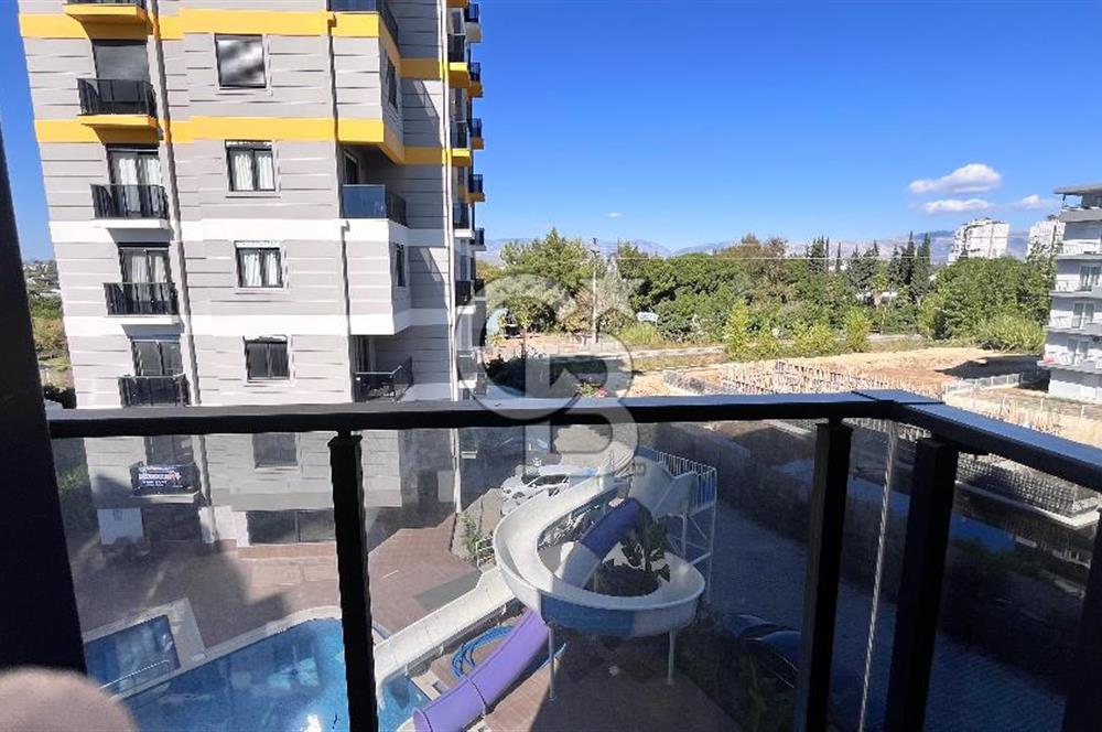 Havuzlu Site İçerisinde Satılık 4+1 daire