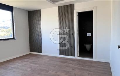 Havuzlu Site İçerisinde Satılık 4+1 daire