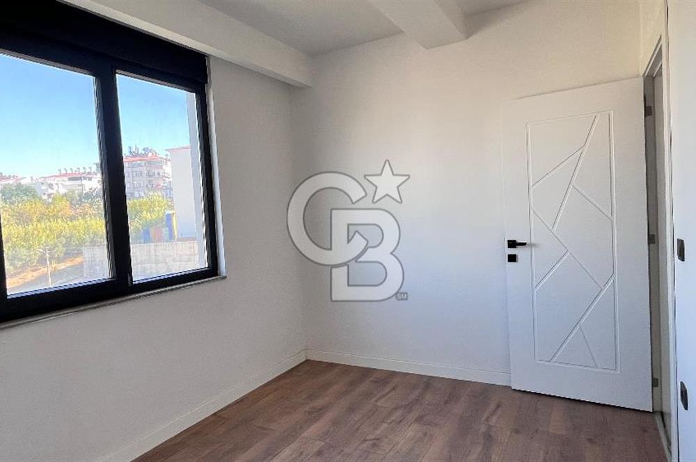 Havuzlu Site İçerisinde Satılık 4+1 daire