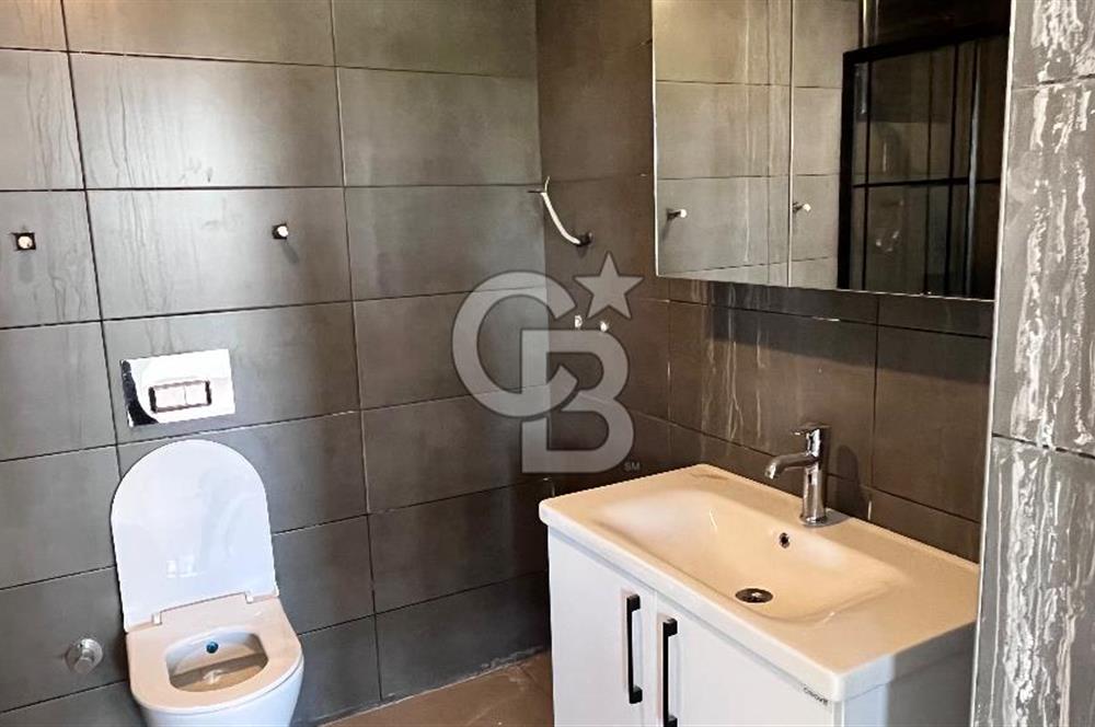 Havuzlu Site İçerisinde Satılık 4+1 daire