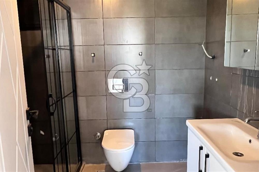 Havuzlu Site İçerisinde Satılık 4+1 daire