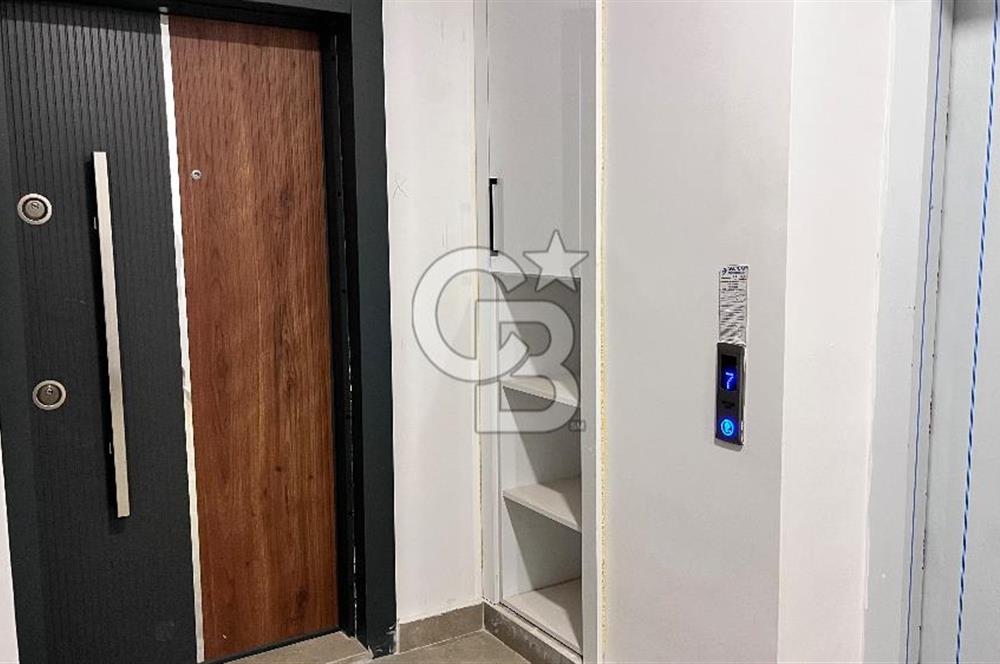 Havuzlu Site İçerisinde Satılık 4+1 daire