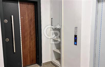 Havuzlu Site İçerisinde Satılık 4+1 daire