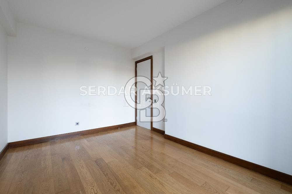 PARK CADDESİ SİTE İÇERİSİNDE 4+1 SATILIK LÜKS DAİRE