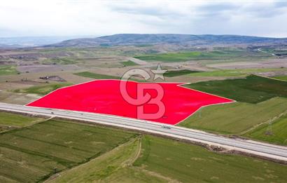 AYAŞ MERKEZ DE YERLEŞİME 300 METRE 15 DÖNÜM YATIRIMLIK ARSA