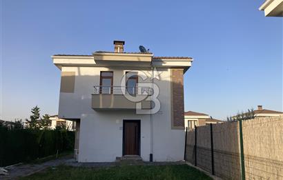 ALTINOLUK MAHALLESİNDE KİRALIK  4+1 LÜKS VİLLA 