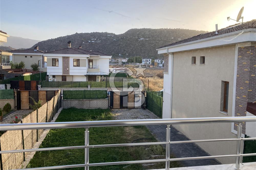 ALTINOLUK MAHALLESİNDE KİRALIK  4+1 LÜKS VİLLA 