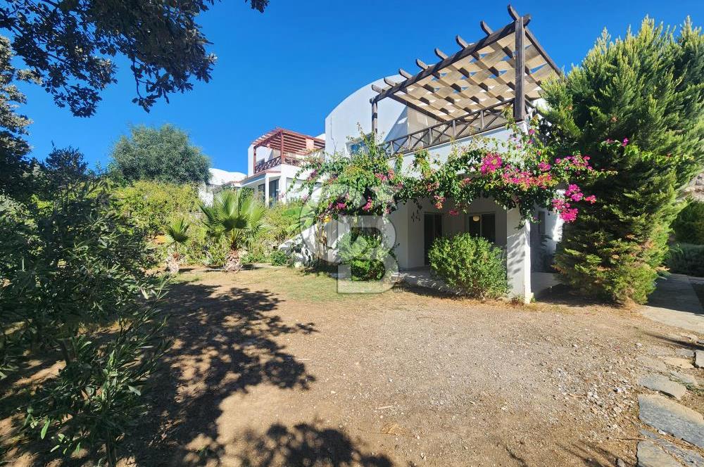 GÜMÜŞLÜK MÜSTAĶİL HAVASINDA BAHÇELİ MİMAR TASARIMLI MODERN DAİRE