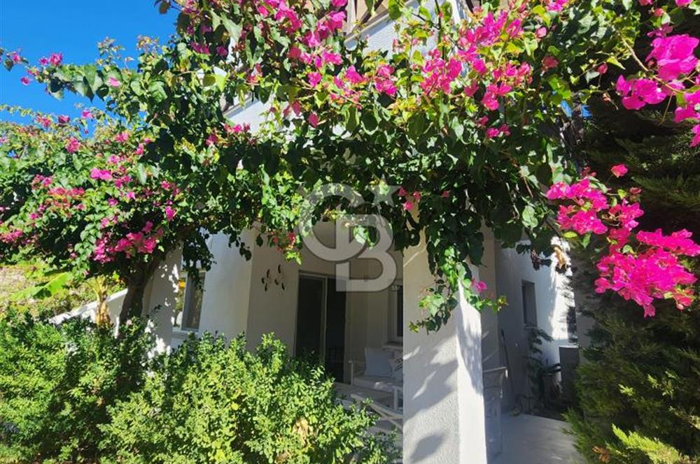 GÜMÜŞLÜK MÜSTAĶİL HAVASINDA BAHÇELİ MİMAR TASARIMLI MODERN DAİRE