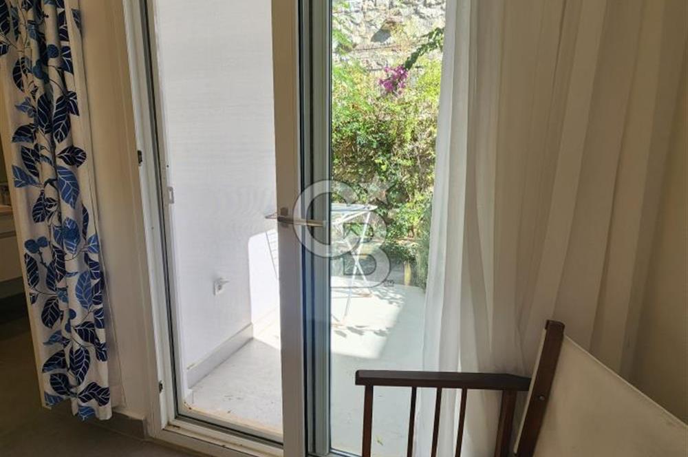 GÜMÜŞLÜK MÜSTAĶİL HAVASINDA BAHÇELİ MİMAR TASARIMLI MODERN DAİRE
