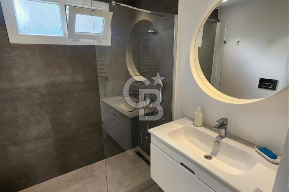 GÜMÜŞLÜK MÜSTAĶİL HAVASINDA BAHÇELİ MİMAR TASARIMLI MODERN DAİRE