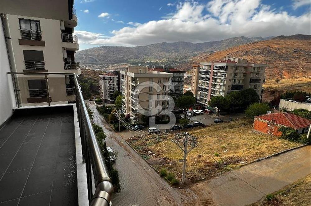 İZMİR BAYRAKLI POSTACILAR MAHALLESİNDE KİRALIK 3+1 DAİRE