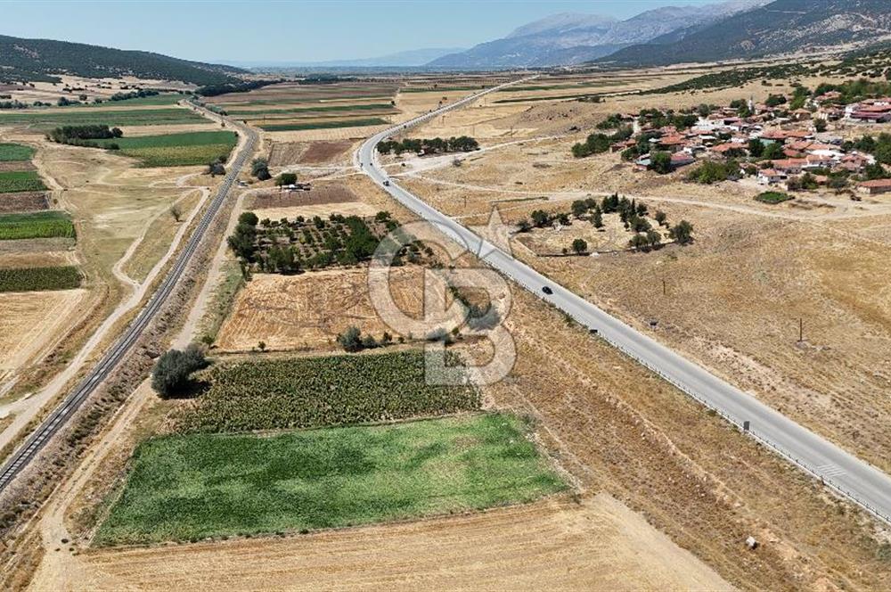 Dinar Yaka Köyü Yatırıma Uygun Satılık Köyiçi İmarlı Arsa 706 m²