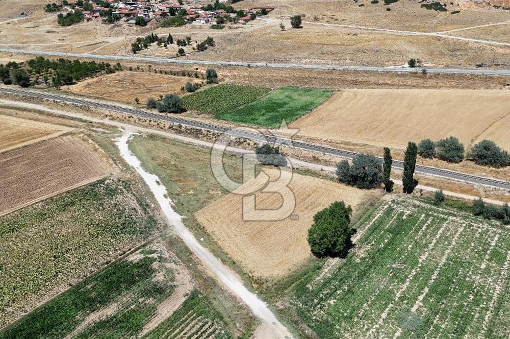 Dinar Yaka Köyü Yatırıma Uygun Satılık Köyiçi İmarlı Arsa 706 m²