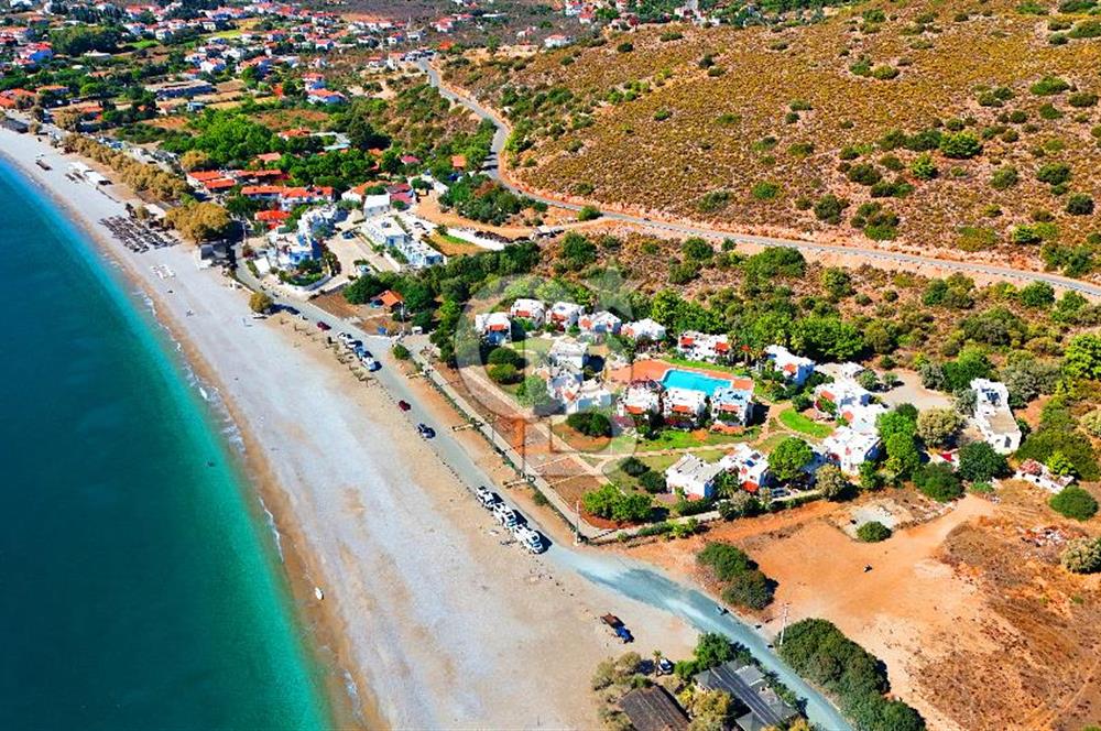 Palamutbükü Mertur Sitesi’nde Denize Yakın Yenilenmiş 2+1 Bahçe Katı Daire