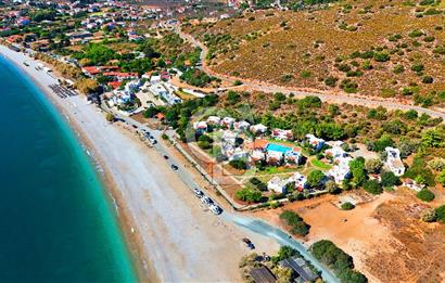 Palamutbükü Mertur Sitesi’nde Denize Yakın Yenilenmiş 2+1 Bahçe Katı Daire