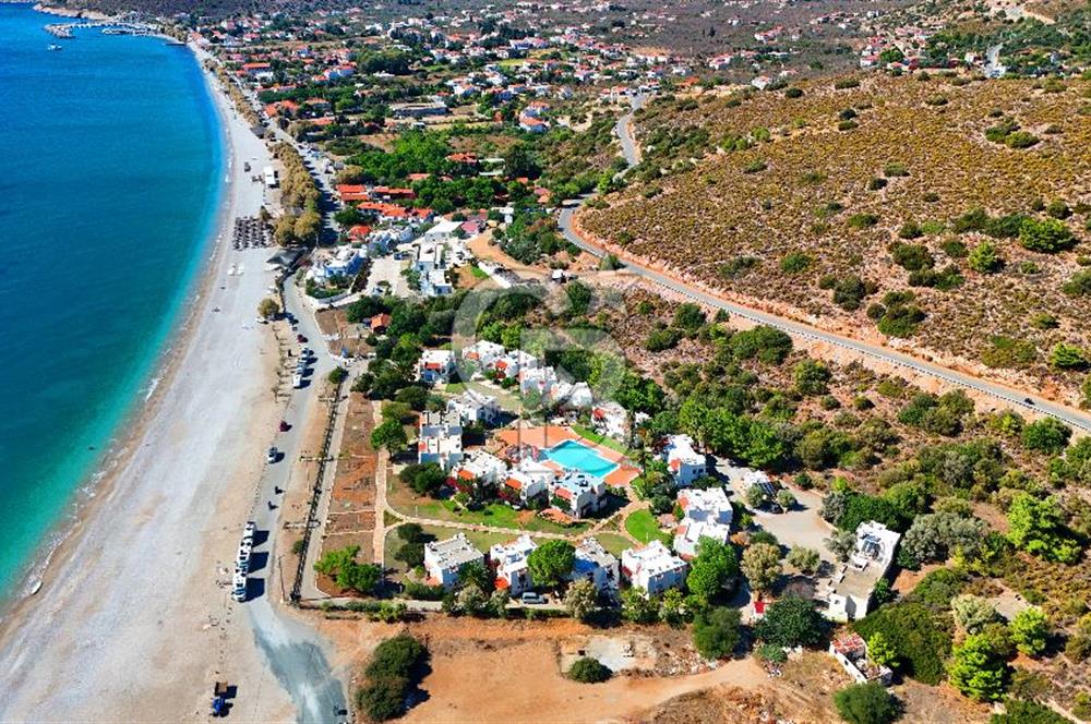 Palamutbükü Mertur Sitesi’nde Denize Yakın Yenilenmiş 2+1 Bahçe Katı Daire