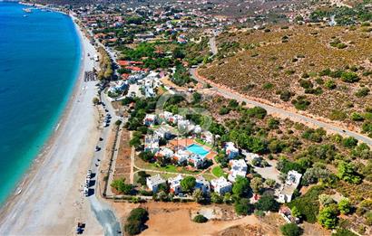 Palamutbükü Mertur Sitesi’nde Denize Yakın Yenilenmiş 2+1 Bahçe Katı Daire