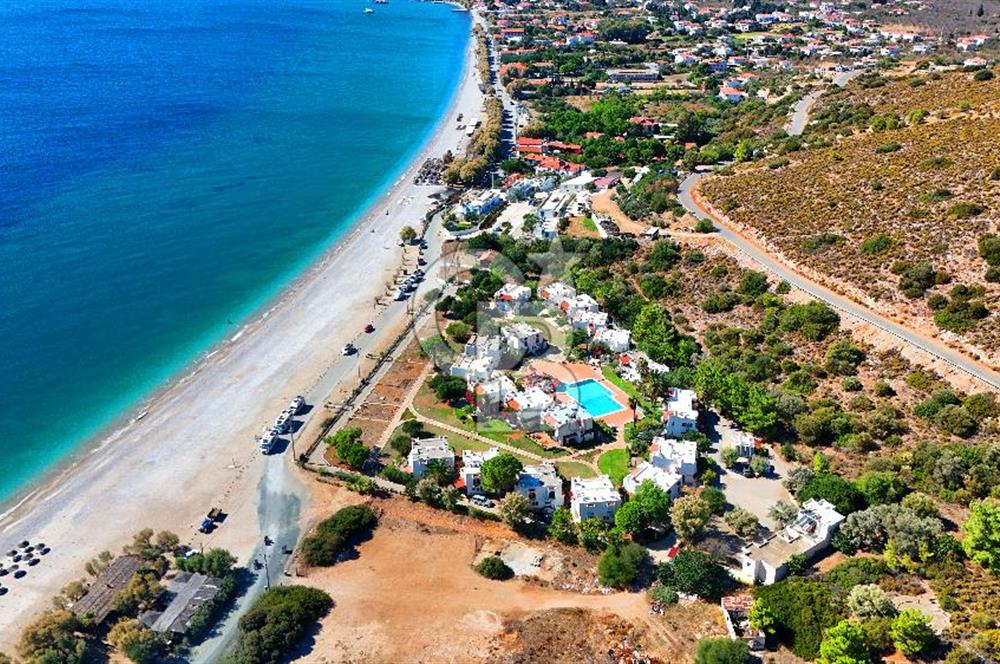 Palamutbükü Mertur Sitesi’nde Denize Yakın Yenilenmiş 2+1 Bahçe Katı Daire
