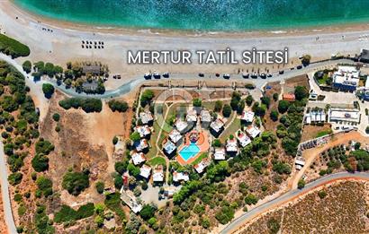 Palamutbükü Mertur Sitesi’nde Denize Yakın Yenilenmiş 2+1 Bahçe Katı Daire