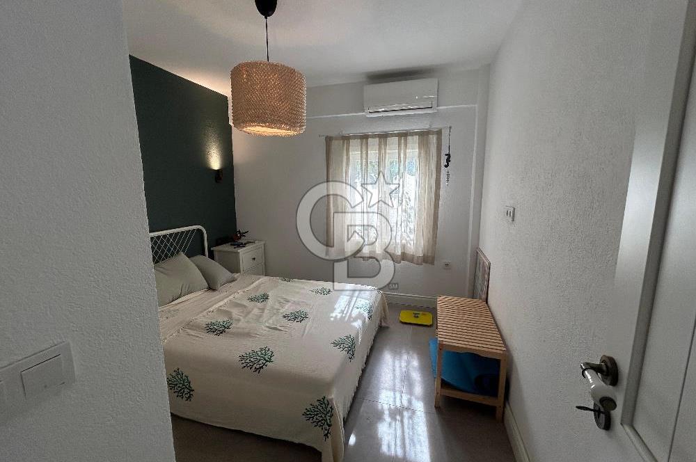 Palamutbükü Mertur Sitesi’nde Denize Yakın Yenilenmiş 2+1 Bahçe Katı Daire