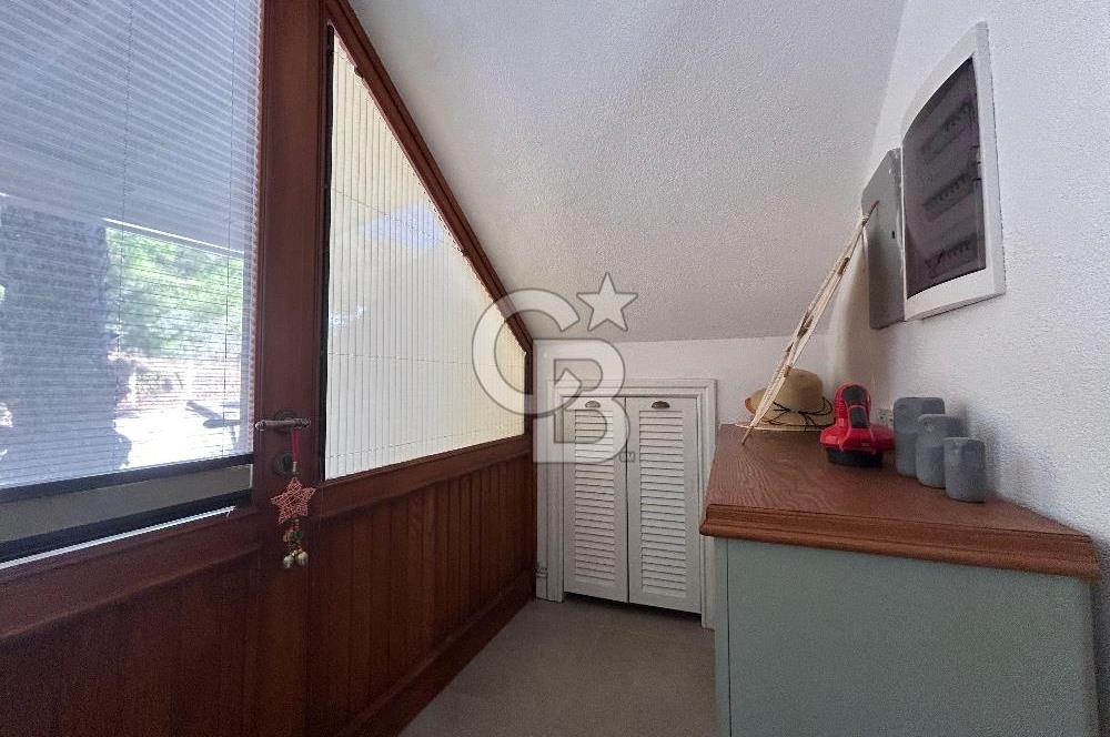 Palamutbükü Mertur Sitesi’nde Denize Yakın Yenilenmiş 2+1 Bahçe Katı Daire