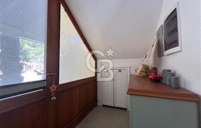 Palamutbükü Mertur Sitesi’nde Denize Yakın Yenilenmiş 2+1 Bahçe Katı Daire