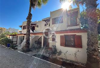 Palamutbükü Mertur Sitesi’nde Denize Yakın Yenilenmiş 2+1 Bahçe Katı Daire