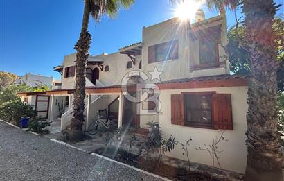 Palamutbükü Mertur Sitesi’nde Denize Yakın Yenilenmiş 2+1 Bahçe Katı Daire